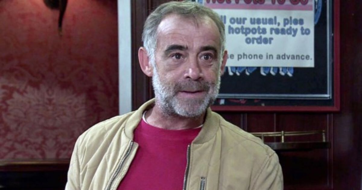 Coronation Street'ten Kevin Webster'ın tehlikeli çukuru kazdıktan sonra söylediği şok edici yalan