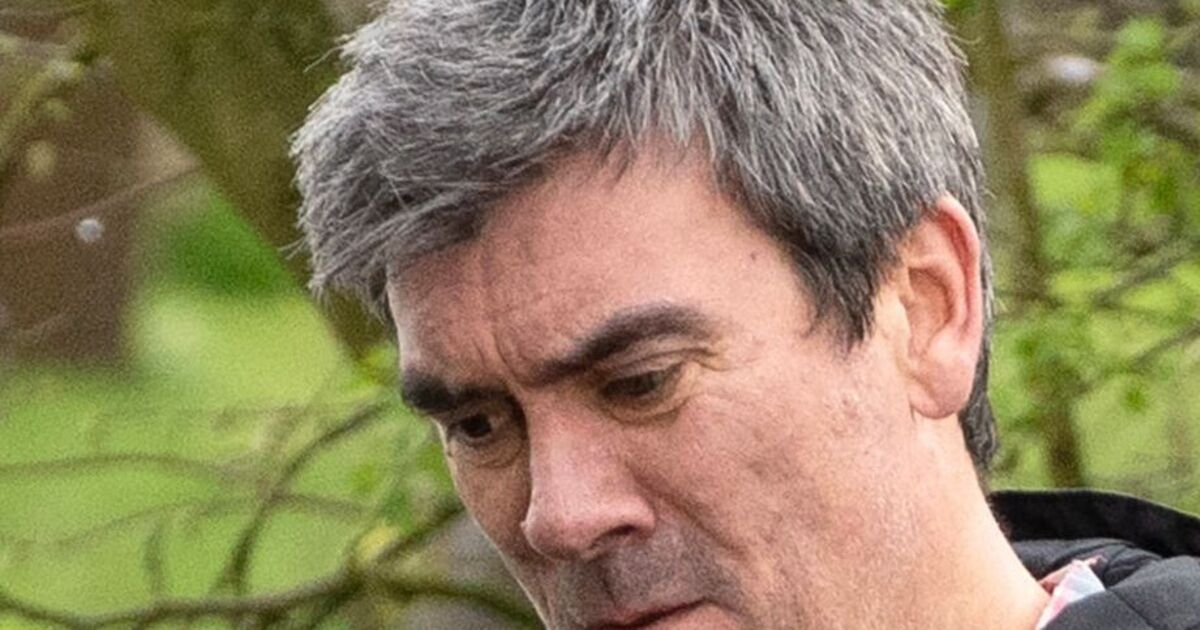 Funeral de Emmerdale vira caos quando Cain Dingle entra em erupção após descoberta chocante