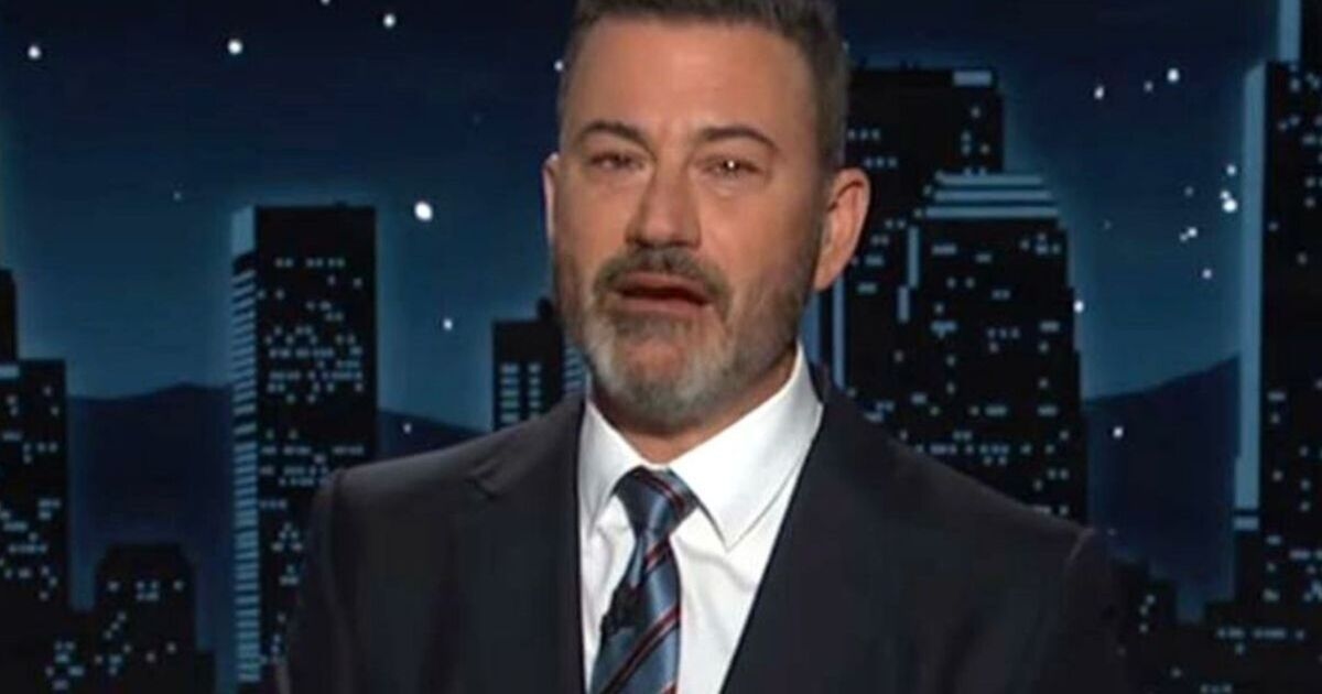 Jimmy Kimmel ataca Donald Trump com dureza enquanto ele luta contra as lágrimas em seu retorno à ABC