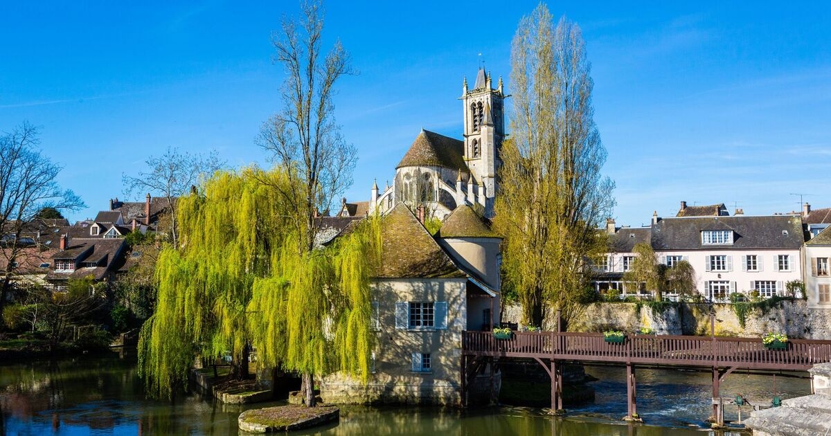 Famosa pequeña ciudad a solo una hora de París que inspiró obras maestras — pocos turistas