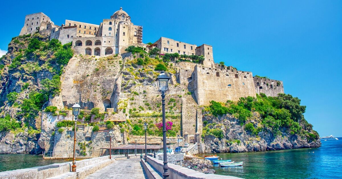 Ilha italiana tão bonita quanto a Costa Amalfitana, mas sem multidões