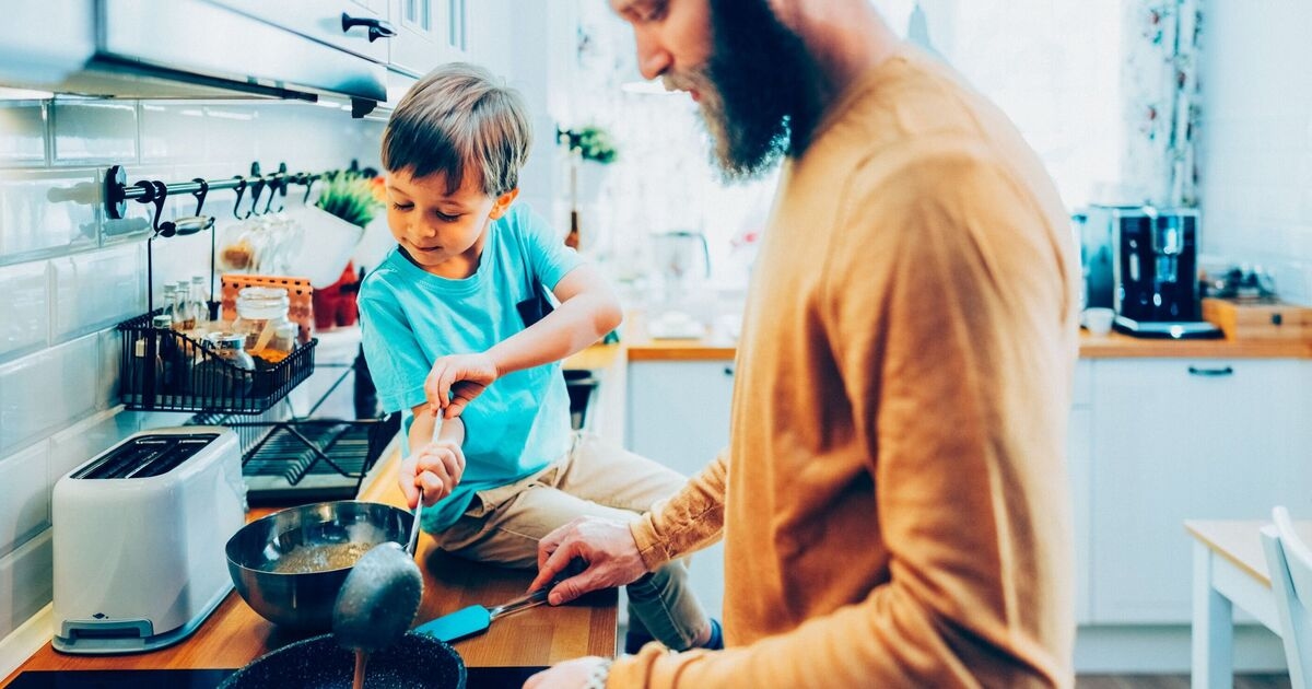 „Ich bin ein alleinerziehender Vater mit einem sehr knappen Budget – so schaffe ich es, meine Kinder für 1,40 £ zu ernähren“