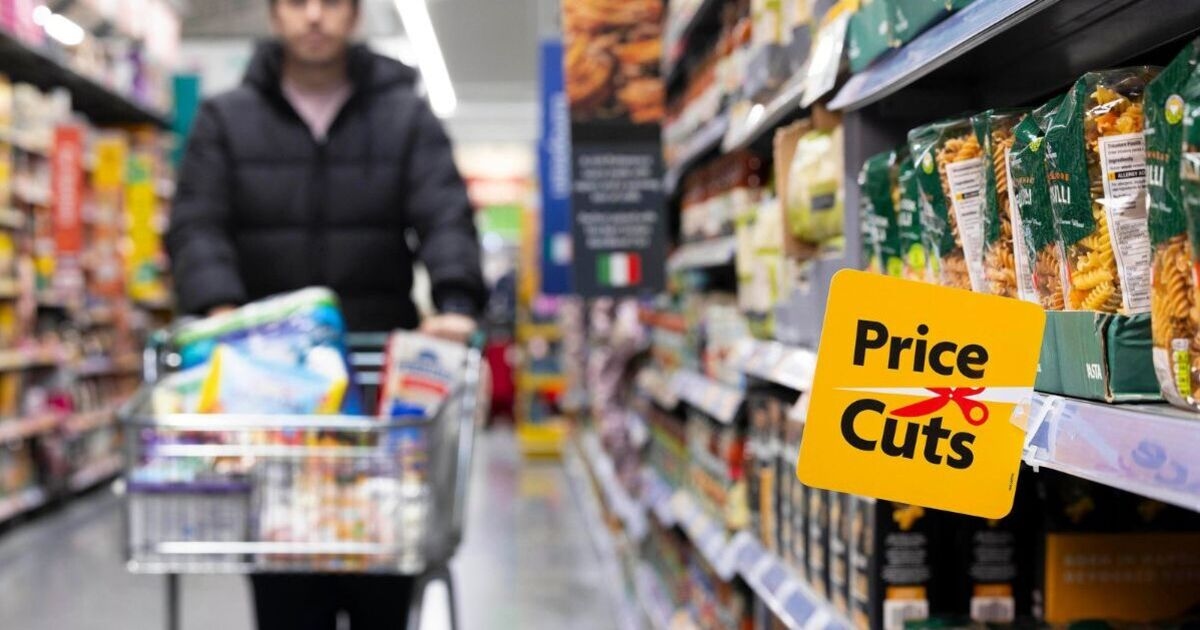 Major supermarket to make huge price change across UK stores