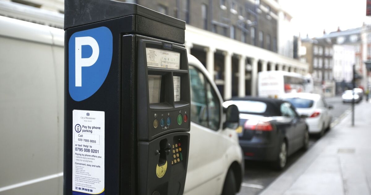 Sete carros populares são banidos de estacionamentos devido à nova "regra de comprimento"