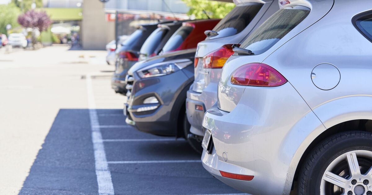 Parking in 1 spot is ‘worst’ thing you can do for your car’s paint job