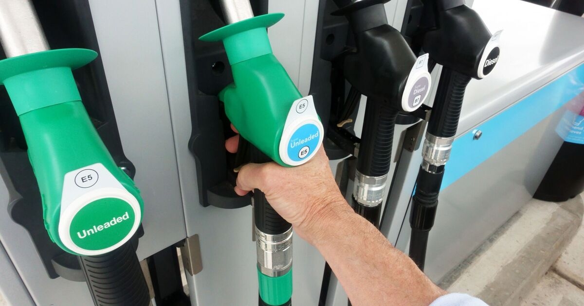‘I’m a car expert - this is why drivers should never fill up after 5pm'