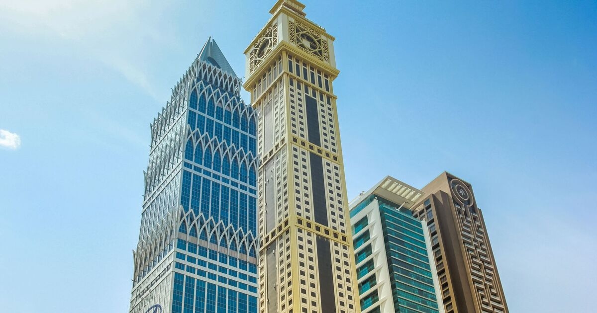 L'epico labirinto di 42.000 piedi, uno dei più lunghi al mondo, è posizionato su una torre