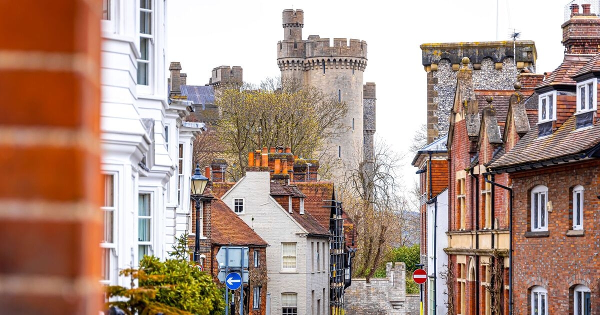 Cidade escondida a uma hora de Londres com belas paisagens, um castelo e um lido