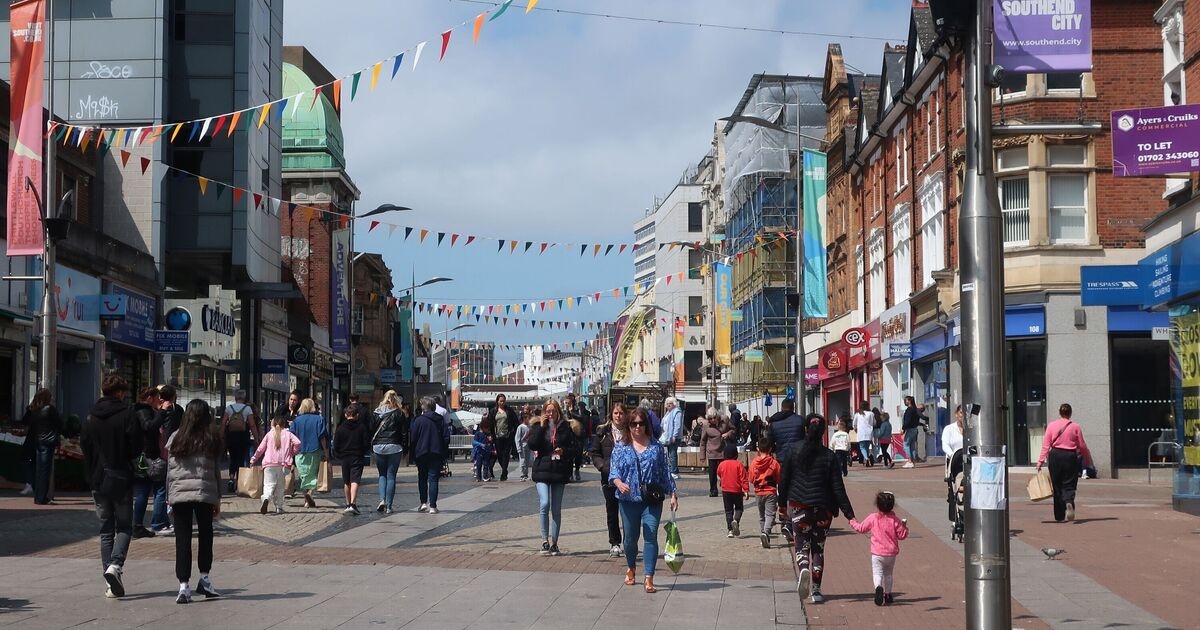 The seaside town with UK's longest high street - 10 barbers and 6 vape shops