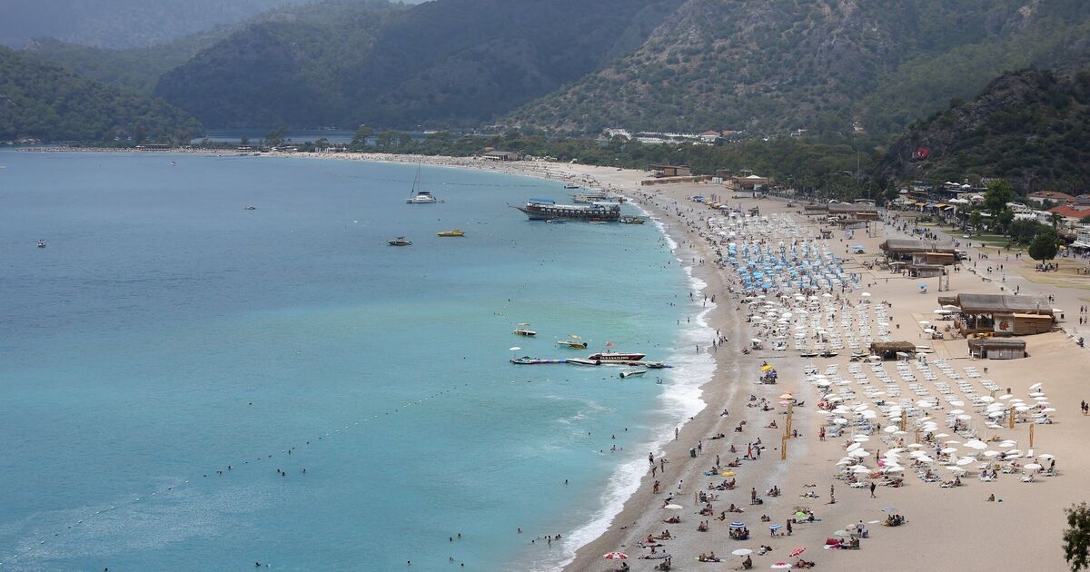 İngilizler barların 'kapatıldığını' söylerken popüler tatil mekanı 'geriliyor'