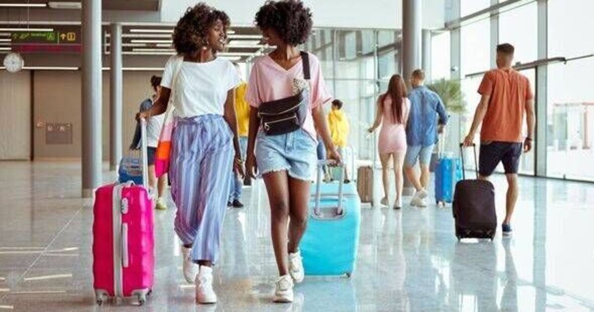 Comissária de bordo cita uma peça de roupa que você 'nunca deve usar' em um avião