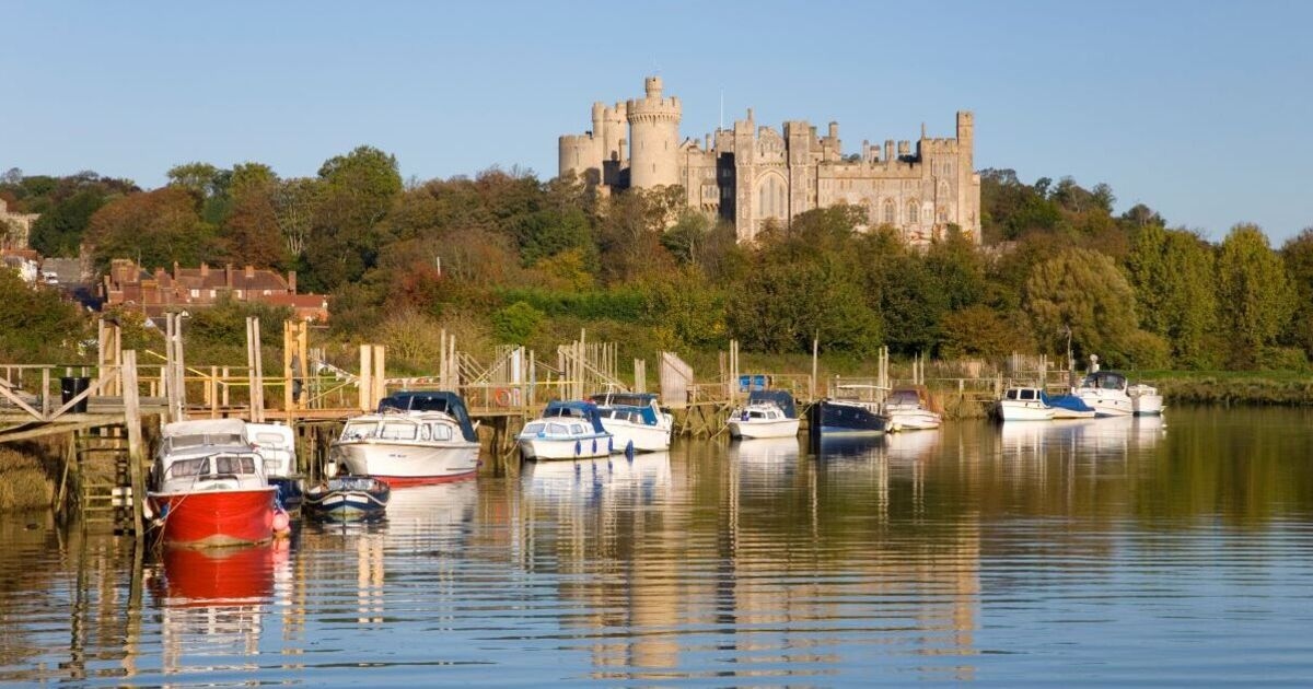 Сказочный маленький британский городок, который прекрасен на Рождество с его «причудливыми» независимыми магазинами.
