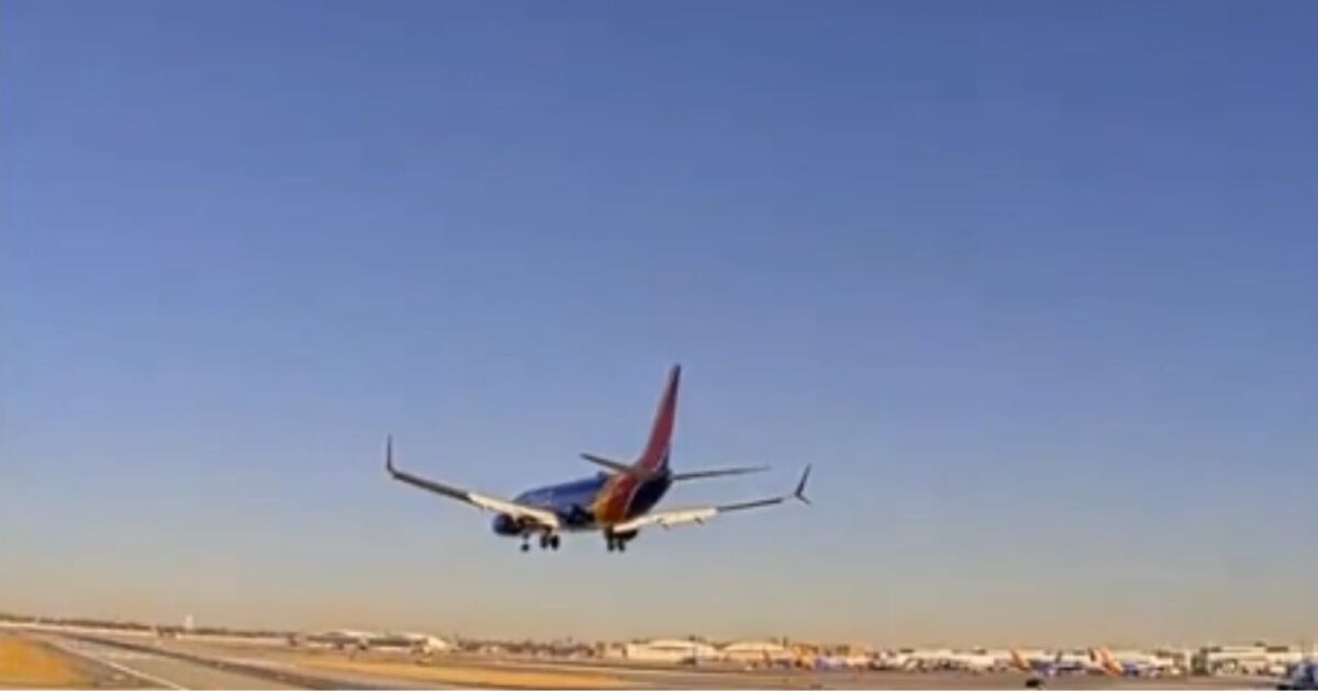 Tres palabras escalofriantes que se escucharon en la radio antes del casi accidente de Southwest Airlines