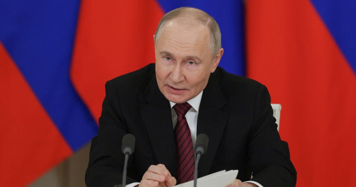 Putin pede negociações diretas com a Ucrânia em raro discurso noturno enquanto dá prazo
