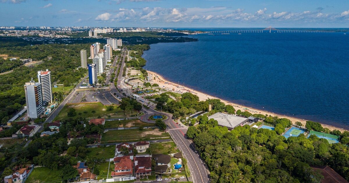 La città sbalorditiva che è una delle città in più rapida crescita al mondo, nel mezzo della giungla