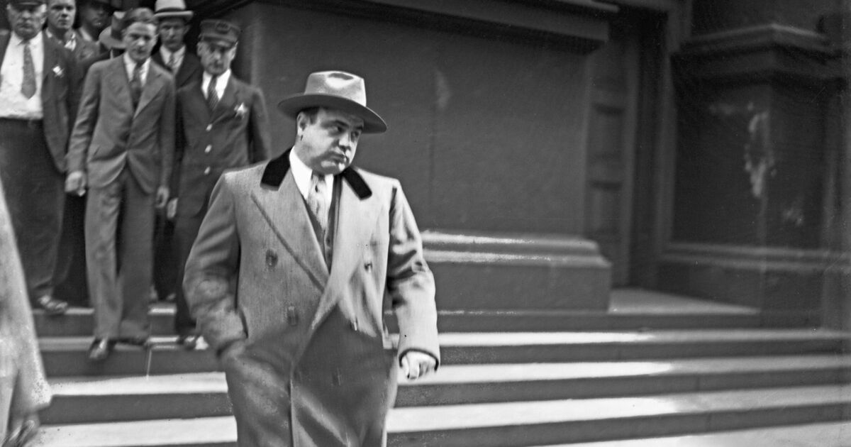 Al Capone era un asesino a sangre fría, pero usaba un delantal rosa para dar la bienvenida a los periodistas a su almuerzo.