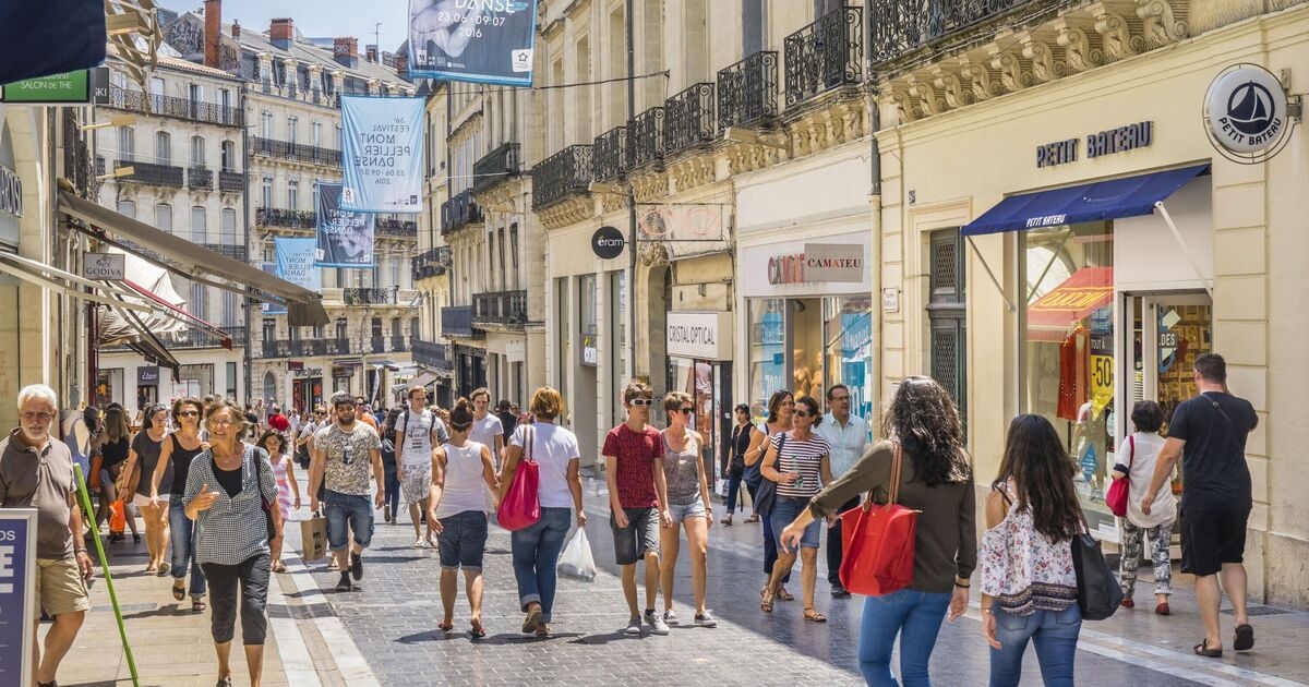 Pânico na França: turistas param de gastar dinheiro nas férias