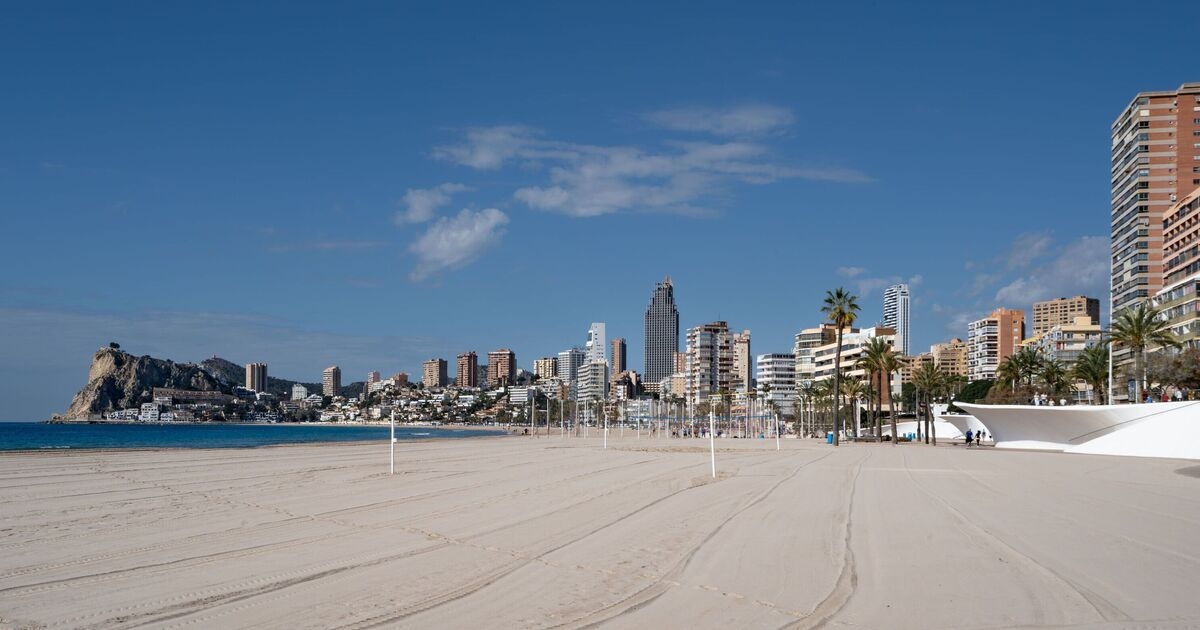 Panic as Spanish seaside city ‘abandoned’ by tourists - ‘it’s empty!’