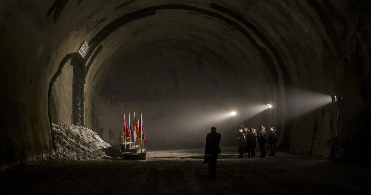 El increíble túnel subterráneo de 7.500 millones de libras que une dos países a lo largo de 55 kilómetros