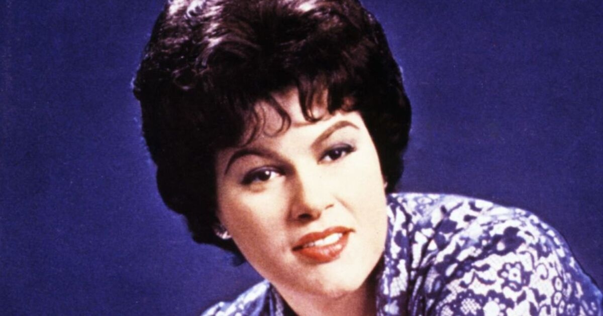 L'icona della musica country Patsy Cline ha previsto la sua tragica morte a 30 anni con un appello all'amico