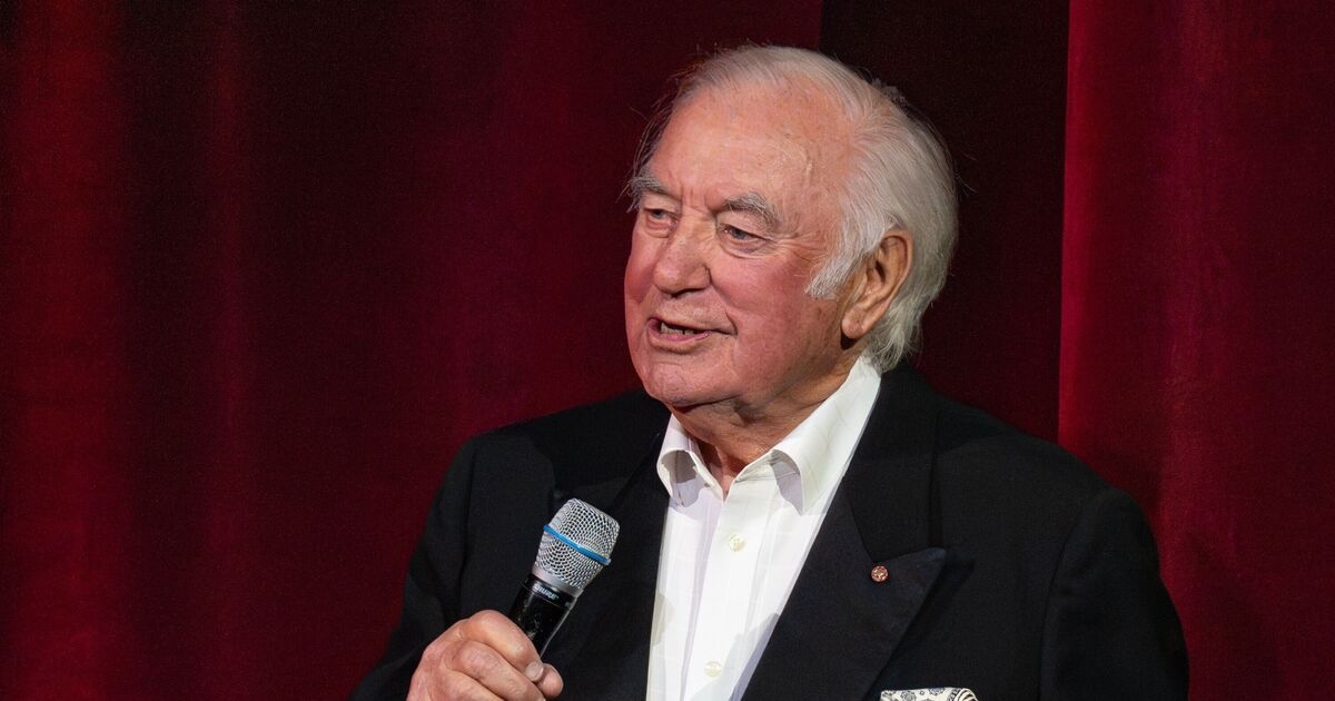Jimmy Tarbuck wird „an Krebs sterben“, wie er herzzerreißend sein Lebensende gesteht