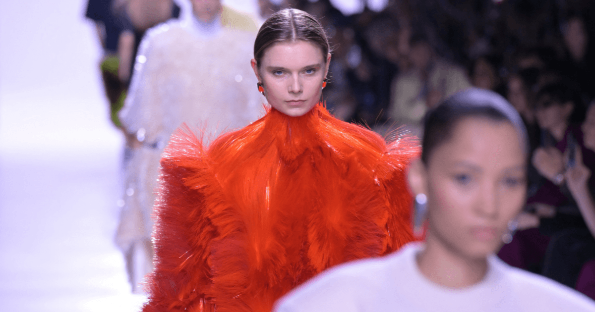 La "personalidad por encima del brillo" de Bottega Veneta será el nuevo estilo la próxima primavera