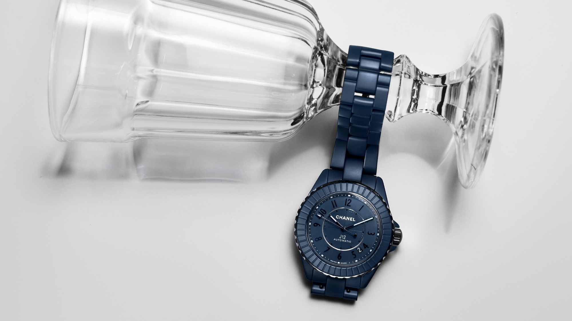 El Único: El J12 de Chanel regresa en azul