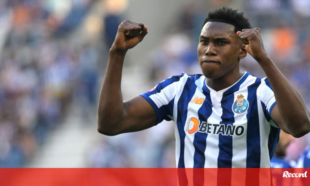 <![CDATA[ Convocatória da seleção espanhola deixa Samu na expectativa ]]>