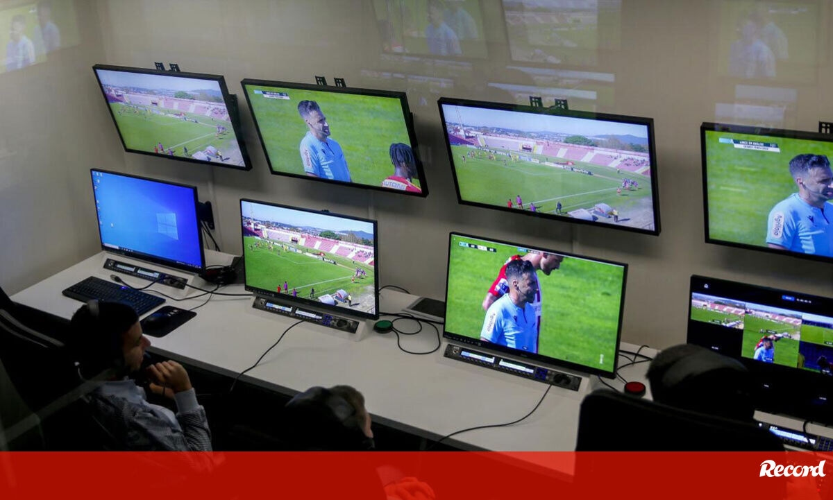 <![CDATA[ Mudanças na arbitragem: novo quadro de VAR terá mexidas semestrais ]]>