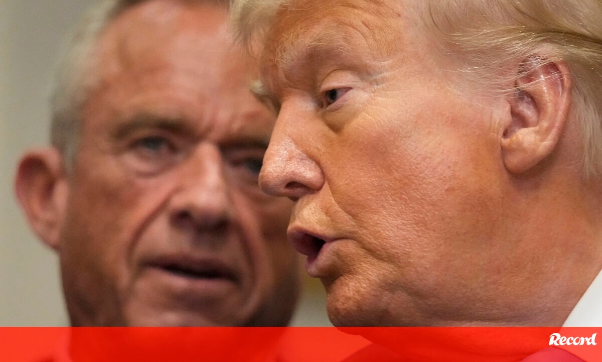 <![CDATA[ Trump sugere paracetamol e vacinas como causas de autismo sem apresentar provas ]]>