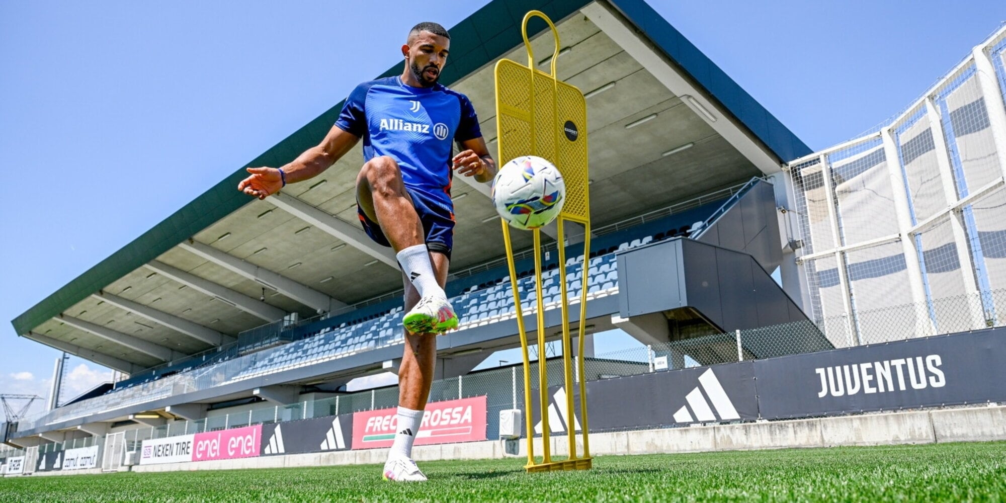 Marché des transferts de la Juventus, en défense il y a ceux qui restent et ceux qui disent au revoir. Bremer, l'achat le plus important