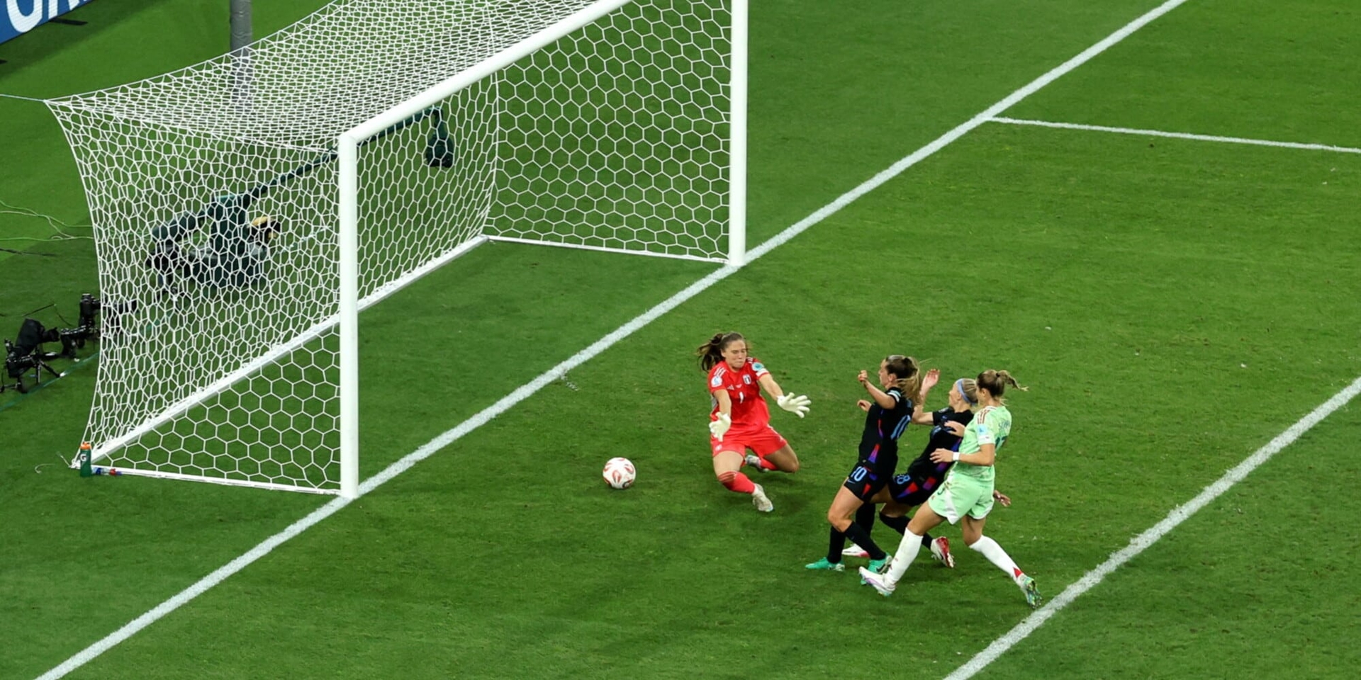 <p>Bad luck and a fake penalty eliminate Italy: England reaches the European Championship final</p>