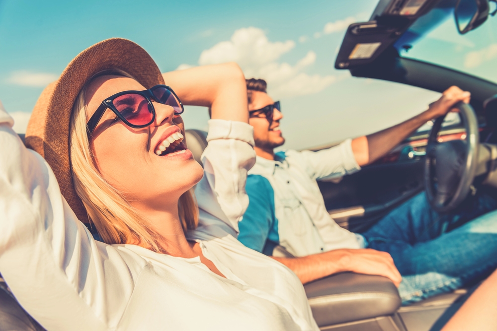 Zomer 2025: Italianen rijden naar het zuiden, met vrijheid en muziek als middelpunt.