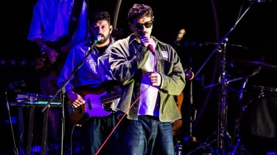 Franco126 em concerto na Cavea: o cantor e compositor abre o Roma Summer Fest com a digressão «Futuri Possibili»