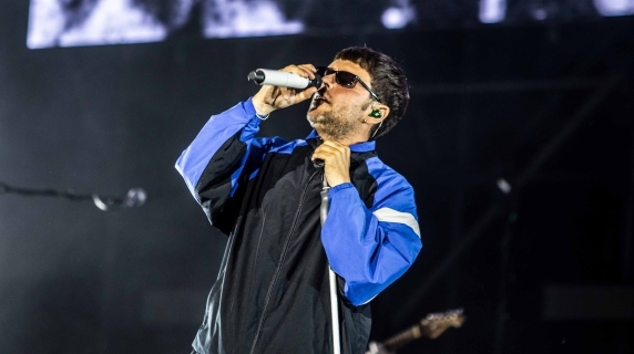 Gazzelle gets emotional at the concert at Circo Massimo: «Eight years ago my first live and today I'm here»