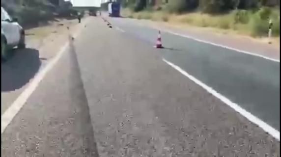 La frenata e l'auto distrutta il video dal luogo della tragedia | Quando possono scoppiare le gomme?