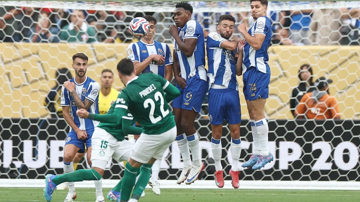 Grande espetáculo, sem gols: Palmeiras x Porto em 0 a 0. Murilo acerta a trave no final