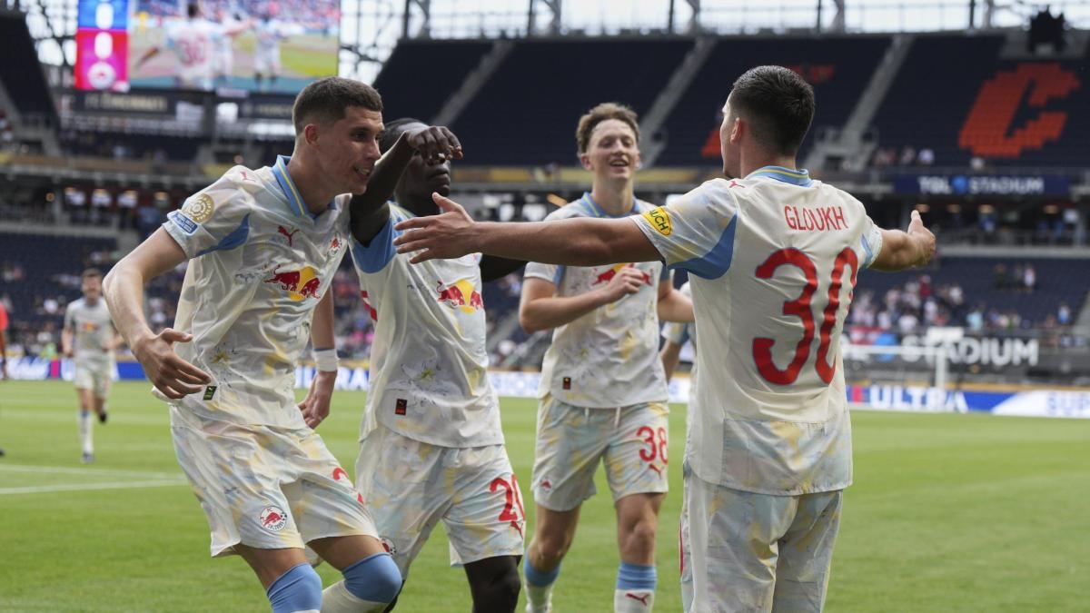 Fiesta en Salzburgo tras el aguacero: Pachuca KO 2-1, los austriacos lideran en solitario el grupo H