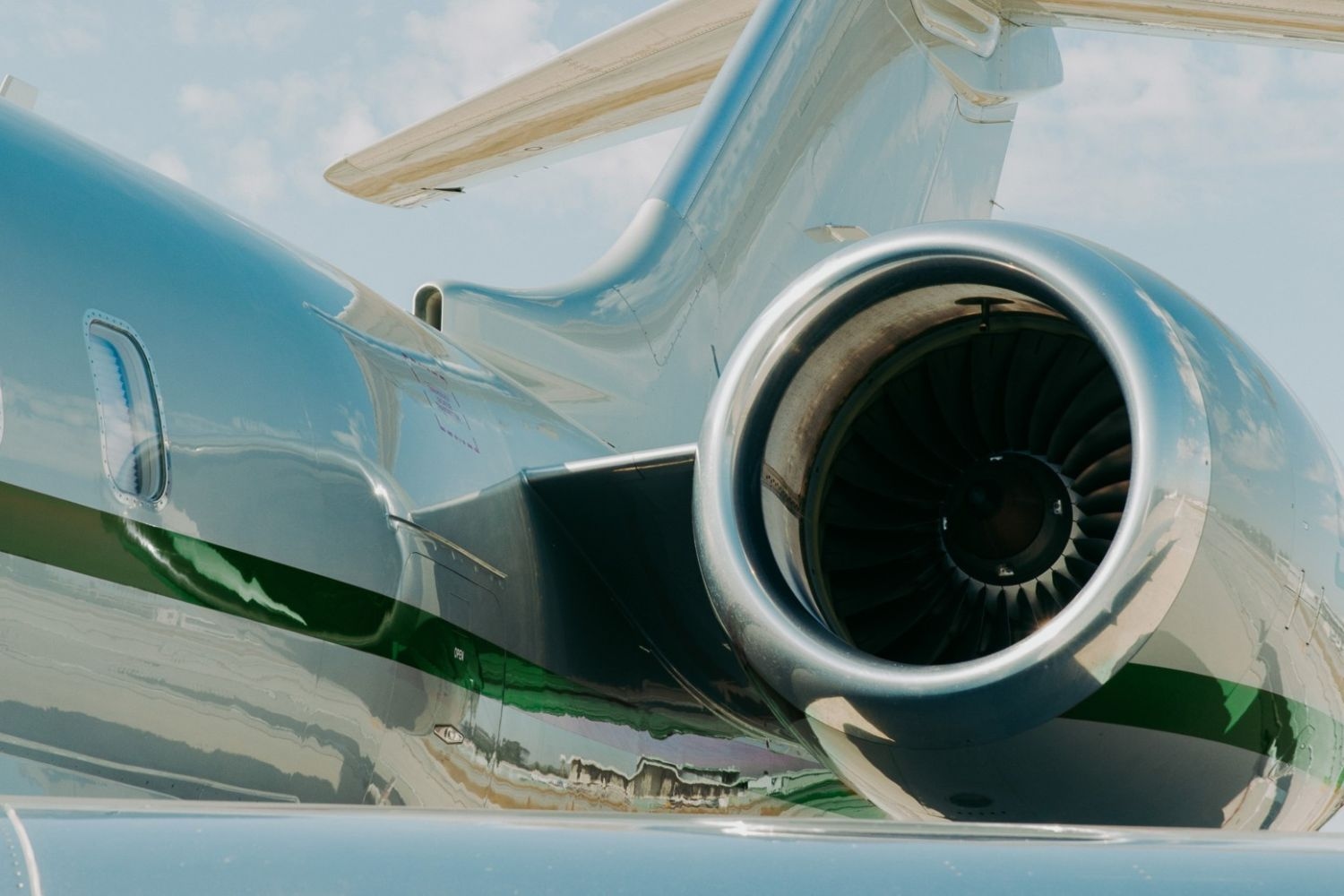 Il matrimonio miliardario con postumi da sbornia da 100 jet