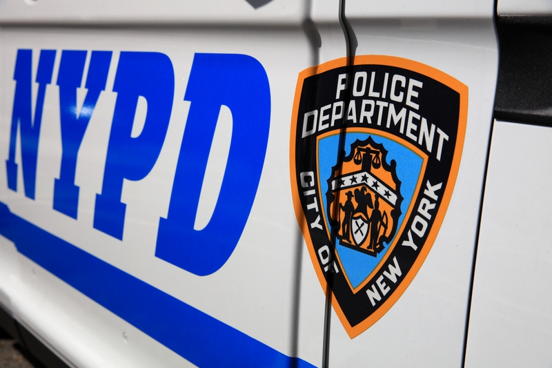 NYPD poszukuje mężczyzny podejrzanego o podpalenie psa na ulicy na Queensie