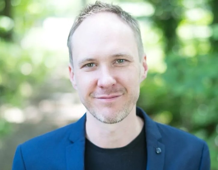Polish psychologist wins Ig Nobel Prize for researching the effects of praising the intelligence of narcissists