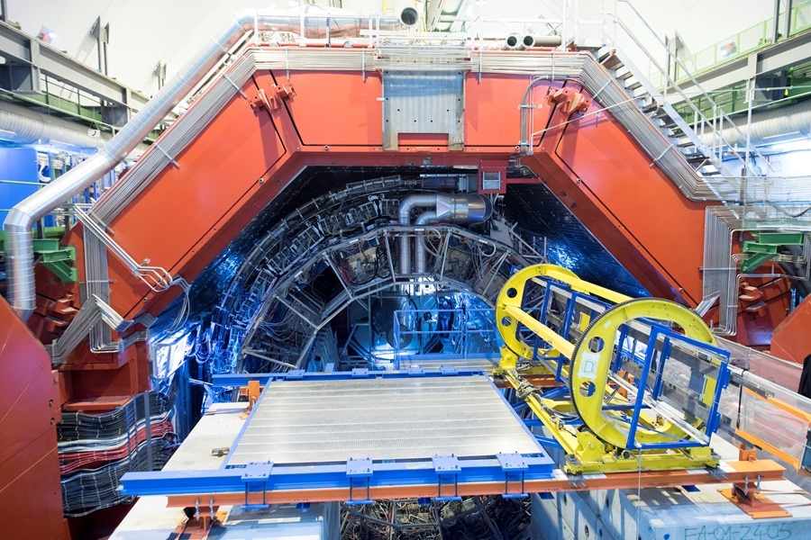 Le rêve des alchimistes devenu réalité : le CERN transforme le plomb en or