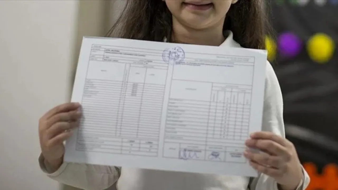 Czy arkusze ocen zostały wydrukowane? Kiedy zostaną wydrukowane? Rozpoczęło się odliczanie do daty arkuszy ocen za 2 semestr! O której godzinie arkusze ocen zostaną rozdane?