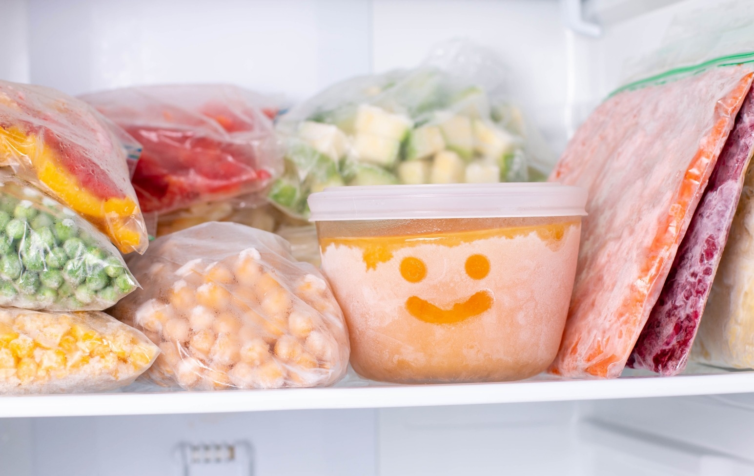 Het voedsel dat u in de vriezer bewaart om voedselverspilling te voorkomen, kan gevaarlijk zijn voor uw gezondheid!