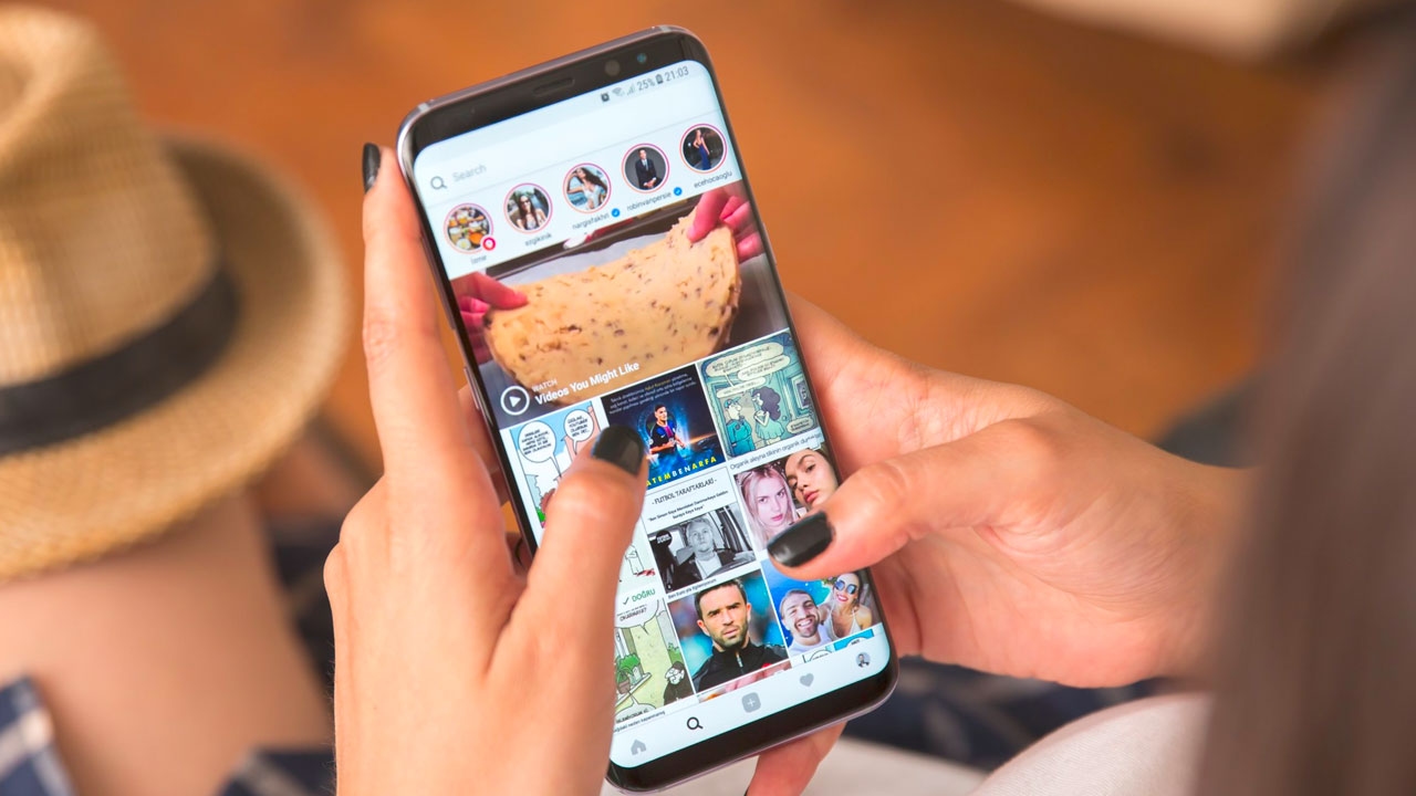 Een concurrerende zet voor TikTok: Instagram test de functie voor automatisch scrollen van de rollen!