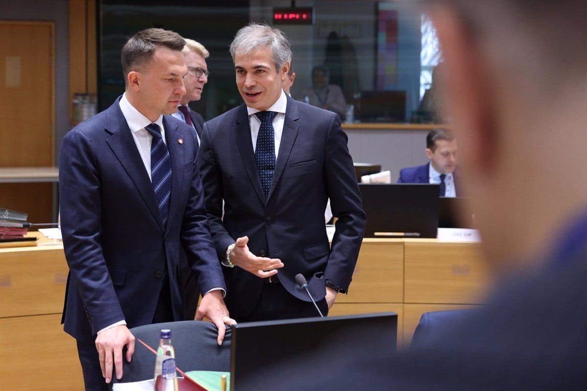 Oficialidad de lenguas en UE: voto aplazado por dudas de 7 estados