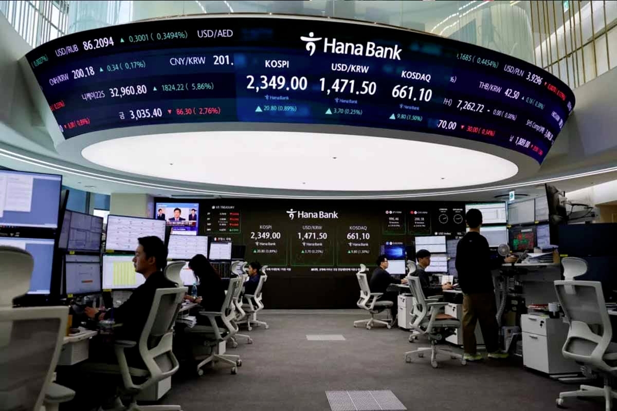 Asia reacts to dollar pressure: Central banks sell reserves while China opens the door to dialogue with the US