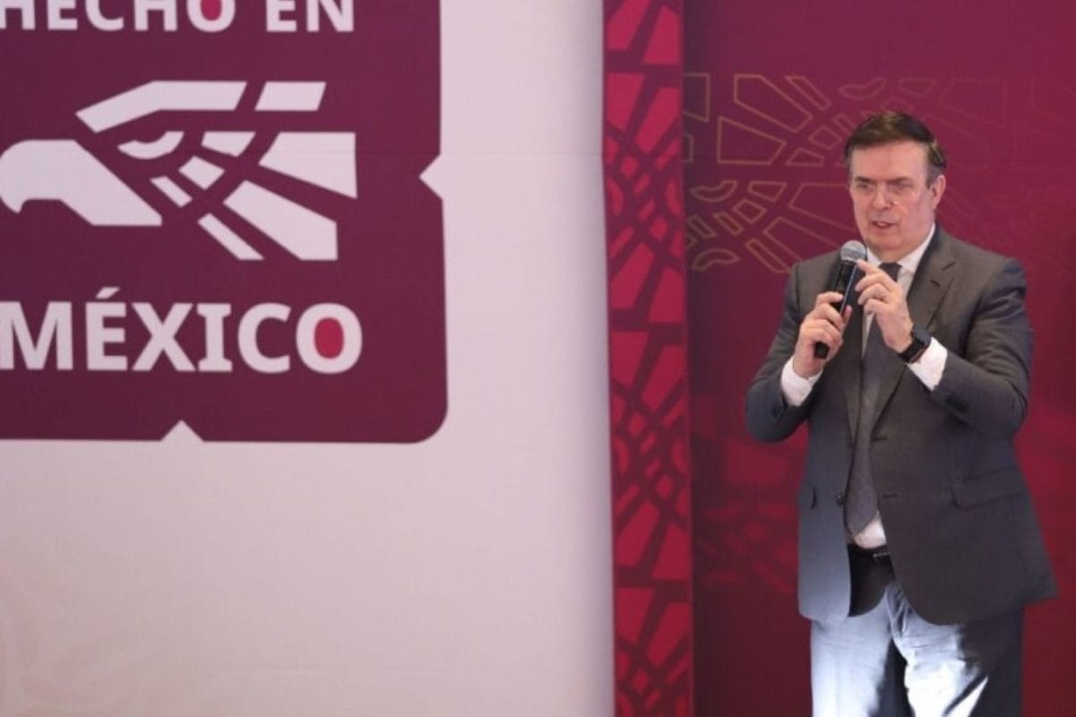 Key agreement! Mexico secures preferential 15% auto tariff with the U.S.; Ebrard celebrates "bargain" amid crisis-dominated presidential agenda