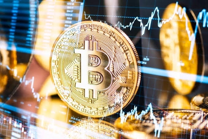 Bitcoin's Roller Coaster: Why Does It Go Up and Down So Much? A Guide to Understanding (and Surviving) Its Volatility