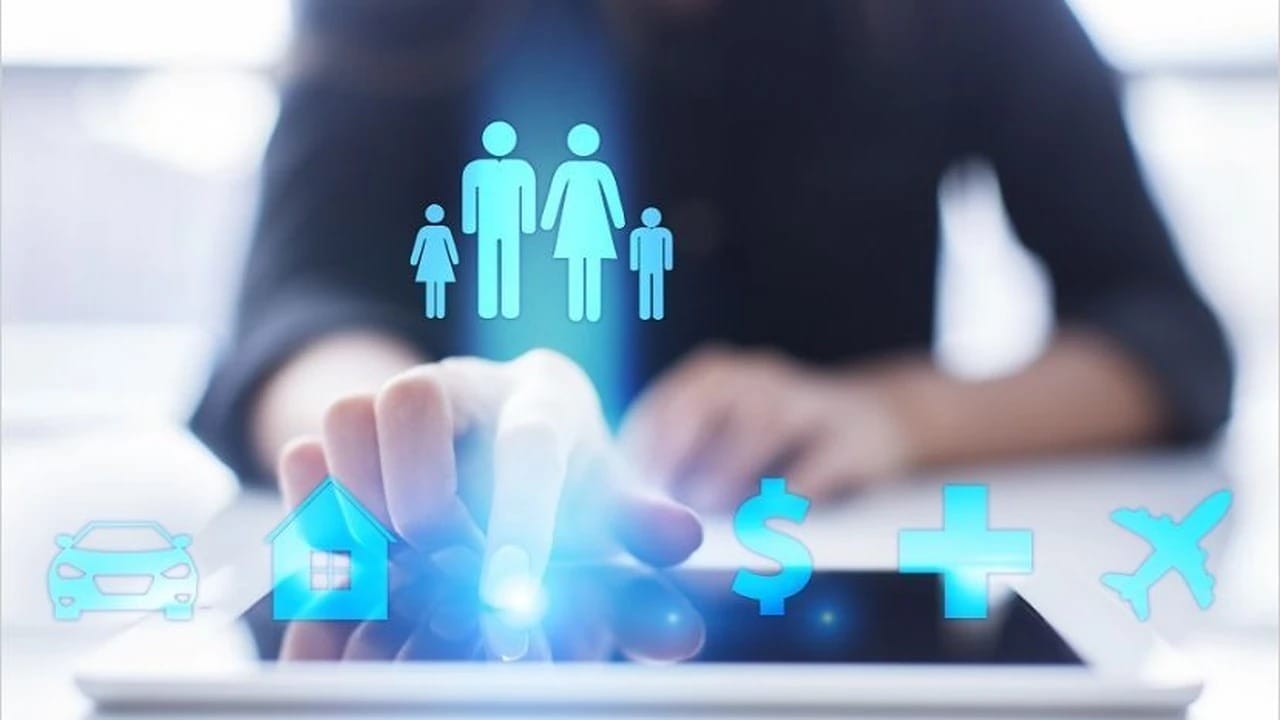 Insurance Updates 2025: Adjustments to Health Coverage Affordability in the U.S. and the Oversight Role of CONDUSEF in Mexico